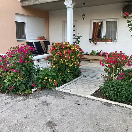 Apartment Milos Belgrado Esterno foto